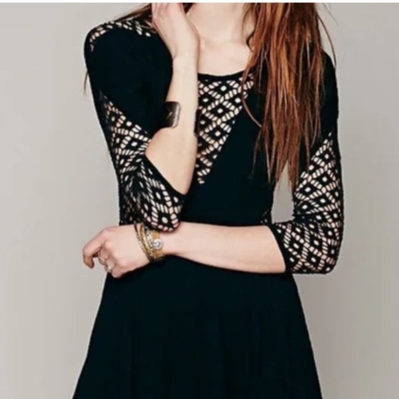 Free People Black Eyelet Lace Dress Sz XS Fit & Flare Textured Knit To The Point - Picture 3 of 10